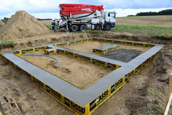 Бетонирование фундамента дома